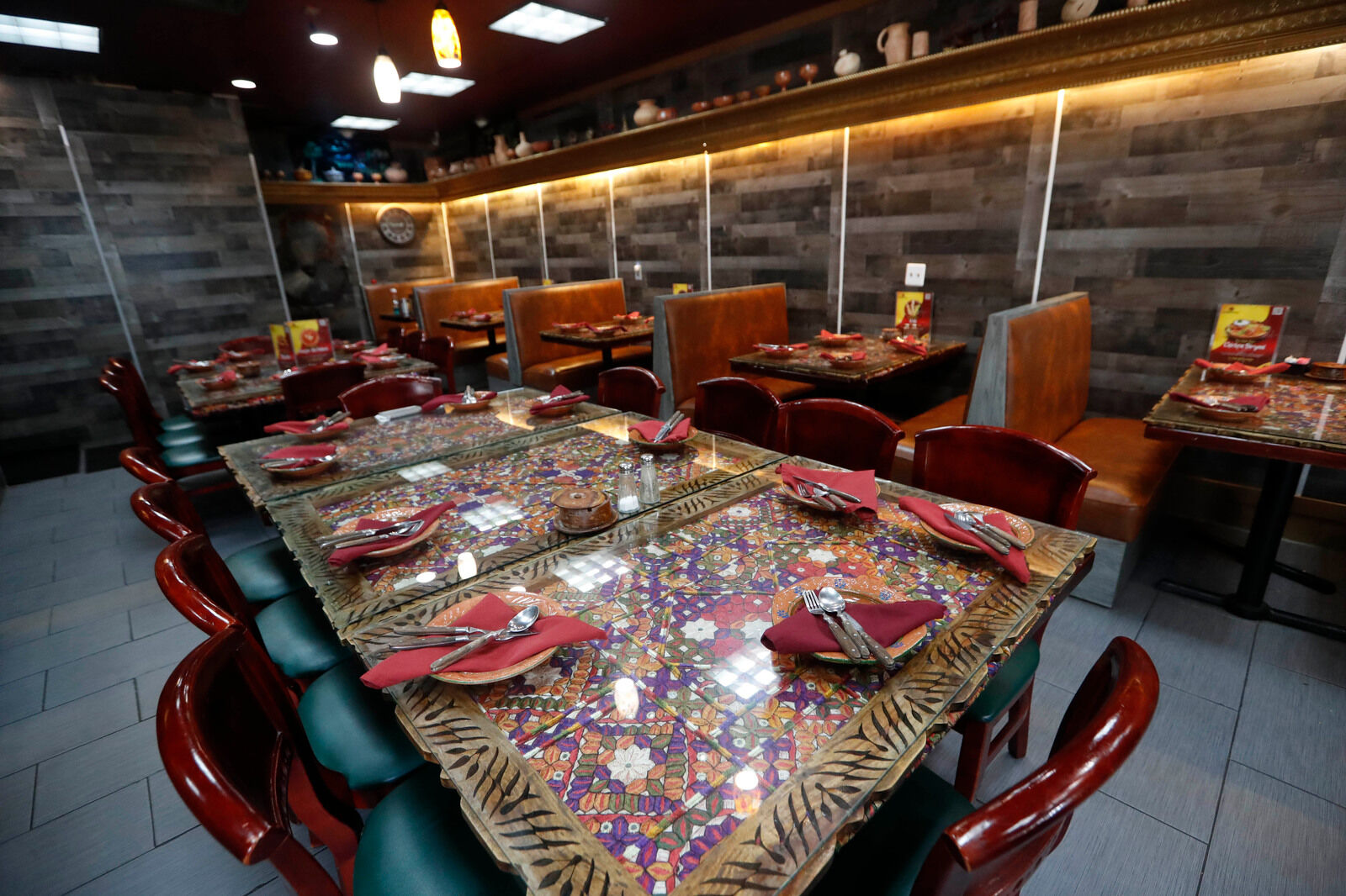 Dining room at Clay Handi